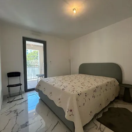Appartement Neuf Et Equipe A Deux Pas De La Mer Et Face Au Casino En Plein Centre Menton Exterior photo