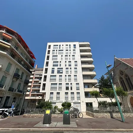 Appartement Neuf Et Equipe A Deux Pas De La Mer Et Face Au Casino En Plein Centre Menton Exterior photo