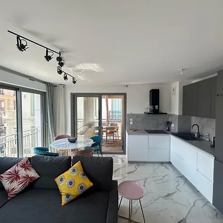Appartement Neuf Et Equipe A Deux Pas De La Mer Et Face Au Casino En Plein Centre Menton Exterior photo