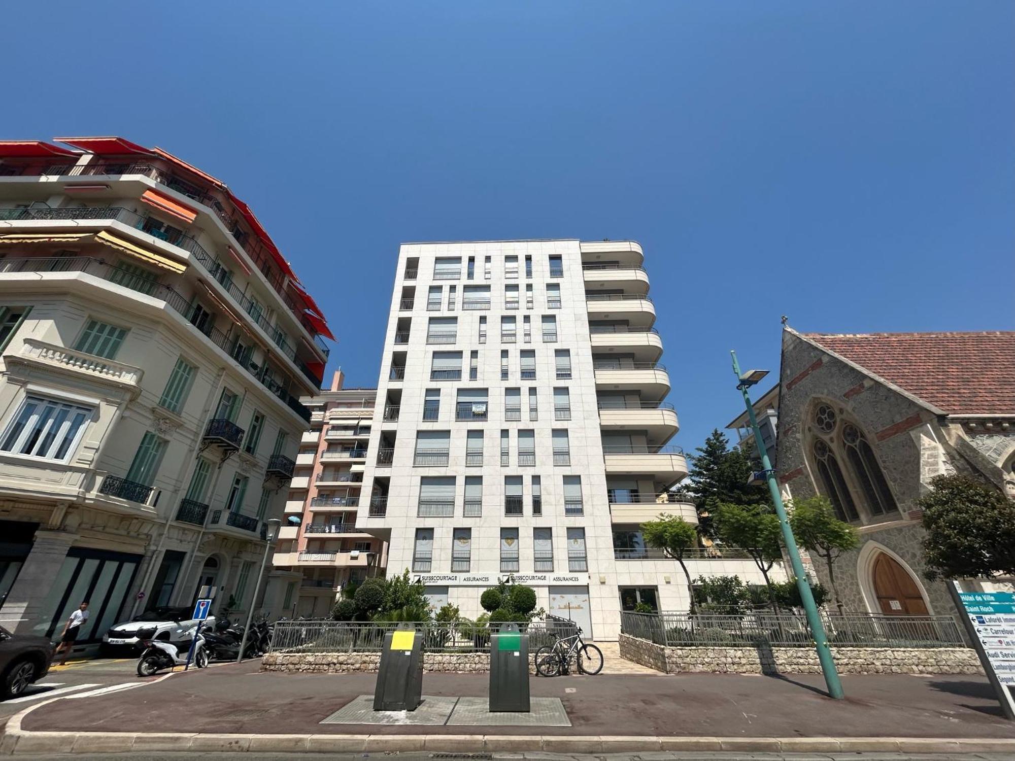 Apartment Neuf Et Equipe A Deux Pas De La Et Face Au Casino En Plein Centre